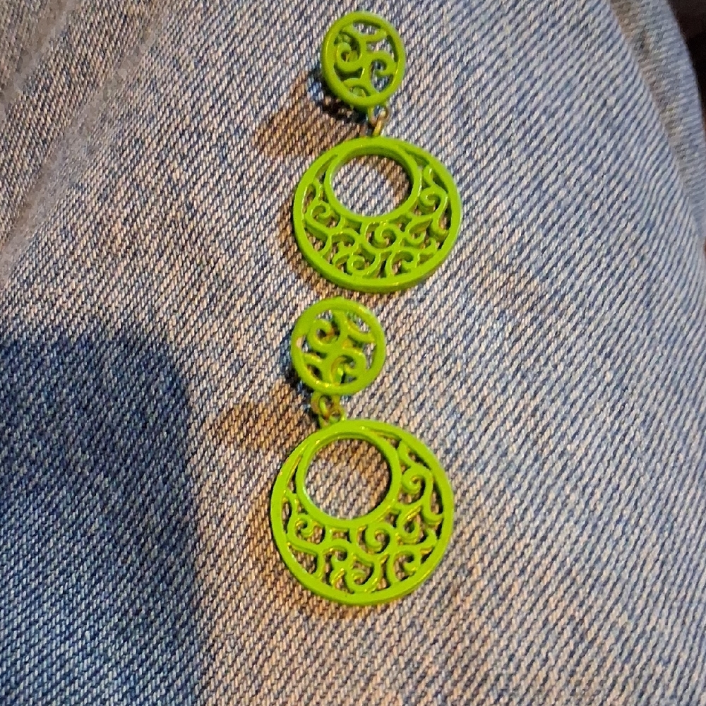 Elegant Green Filigree Earrings